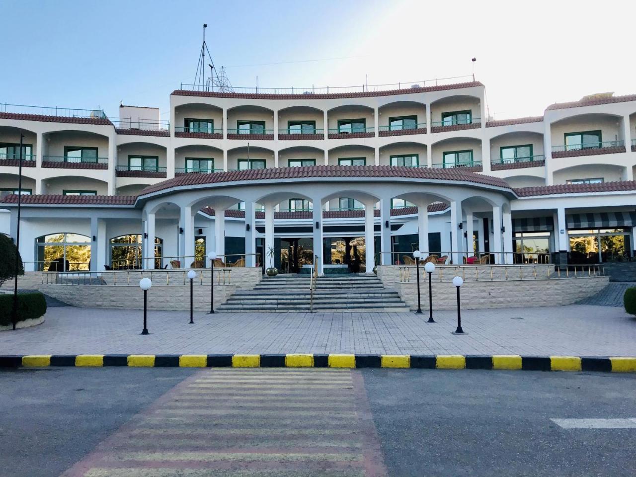 Assiut Cement Hotel Ngoại thất bức ảnh